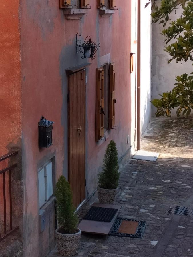 La Chicca Piccola Casina In Affitto Nel Borgo Antico Di Gaggio Montano Bo Apartment Bagian luar foto