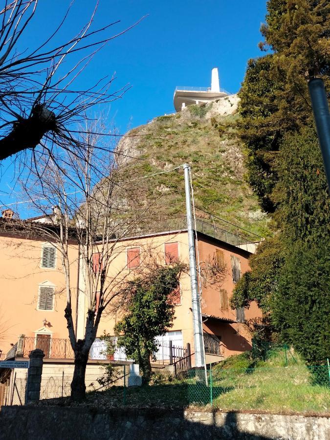 La Chicca Piccola Casina In Affitto Nel Borgo Antico Di Gaggio Montano Bo Apartment Bagian luar foto